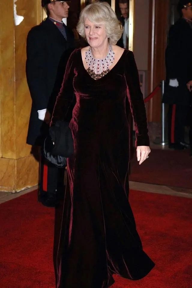 沙特王室送卡米拉项链,沙特皇室送的土豪礼物