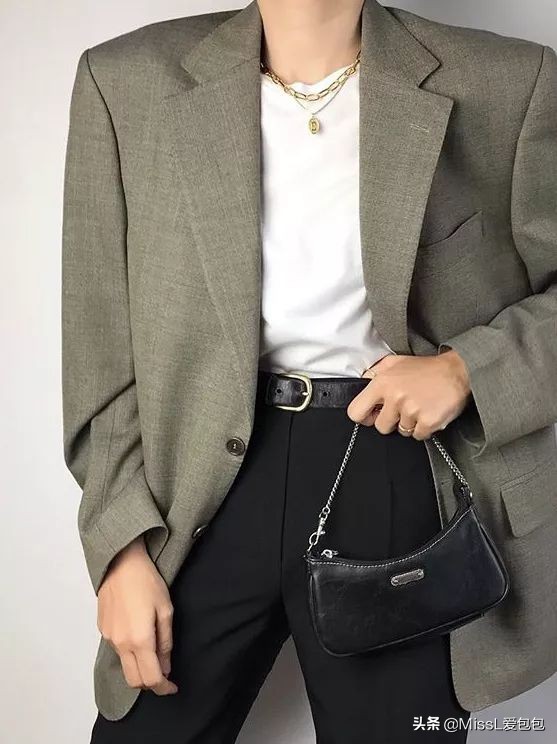 有哪些手袋既经典又时髦呢,时髦氛围感的必备单品迷你手袋