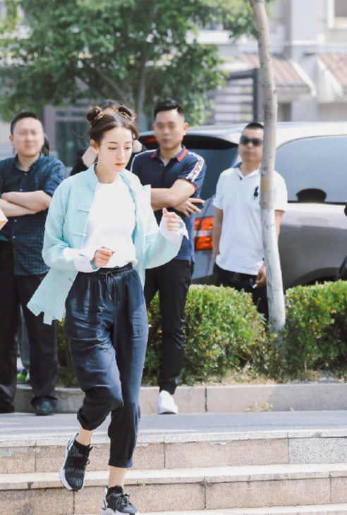 岳云鹏贾乃亮足疗完整版,岳云鹏贾乃亮洗脚