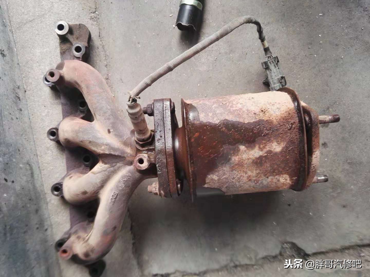 发动机高温后缸压不足,发动机高温缸垫呲了有什么现象