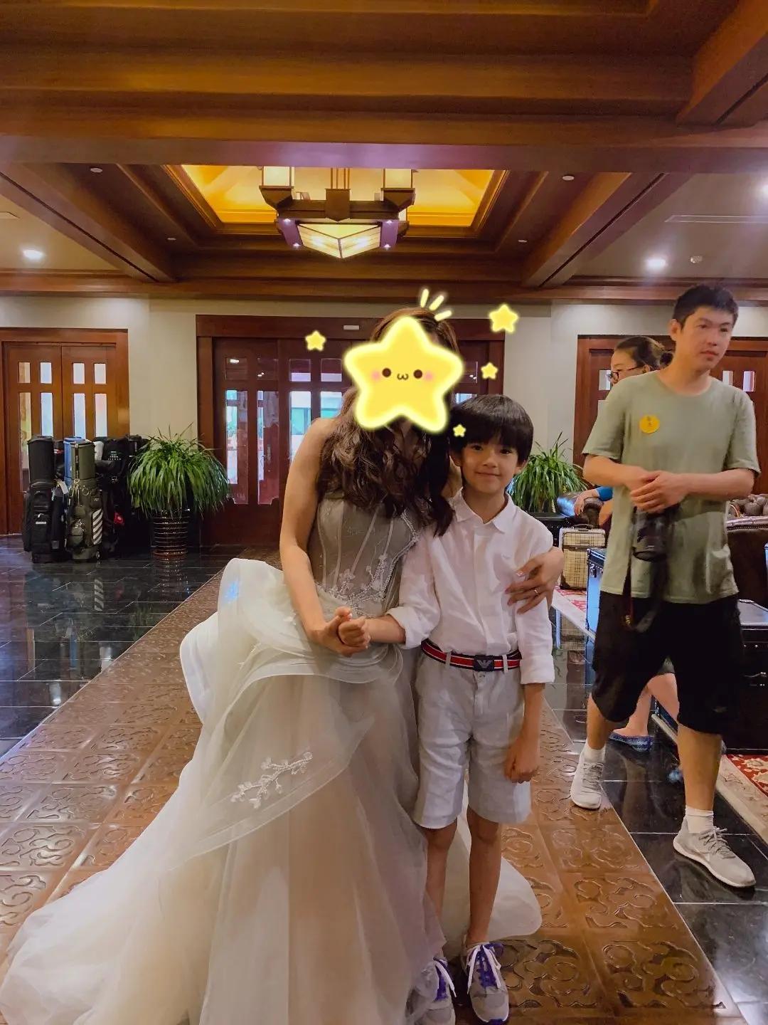 顶顶长大颜值,董洁和儿子顶顶差多少岁