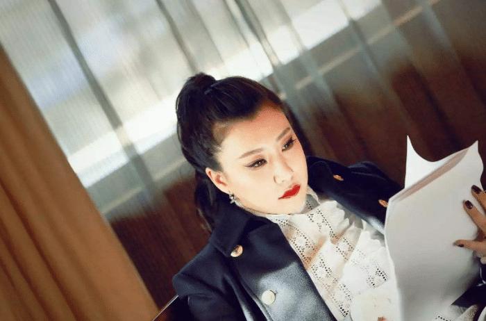 她曾被公司雪藏,她被多部影视剧除名