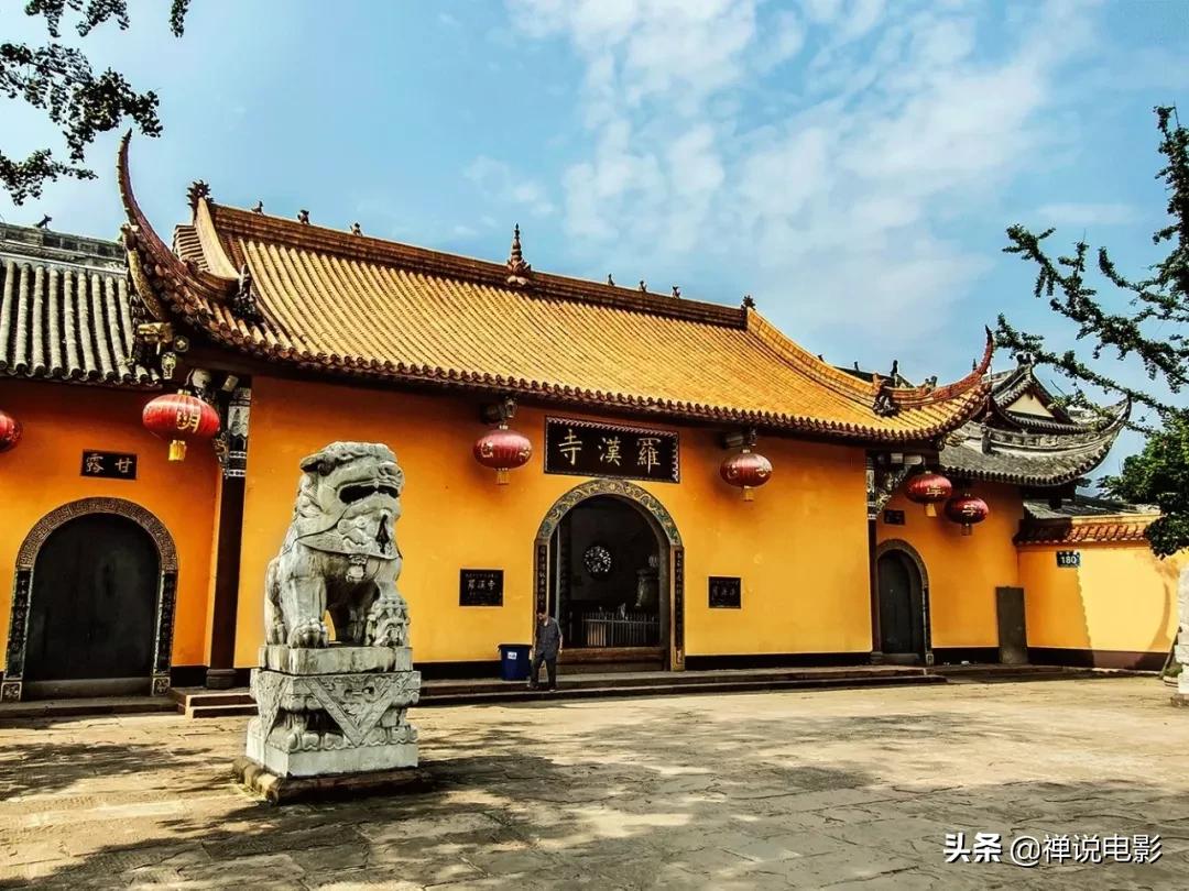 汶川地震13周年罗汉娃重回罗汉寺,汶川地震罗汉娃重返罗汉寺合影