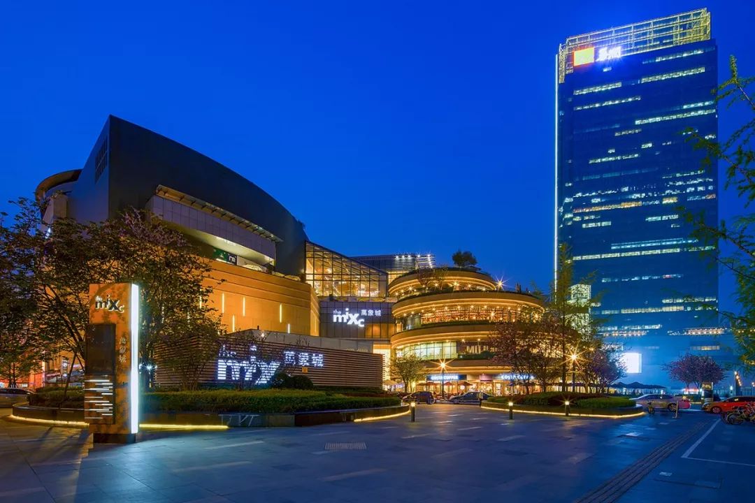 聚焦五星：恭贺成都万象城荣获“五星购物中心”称号