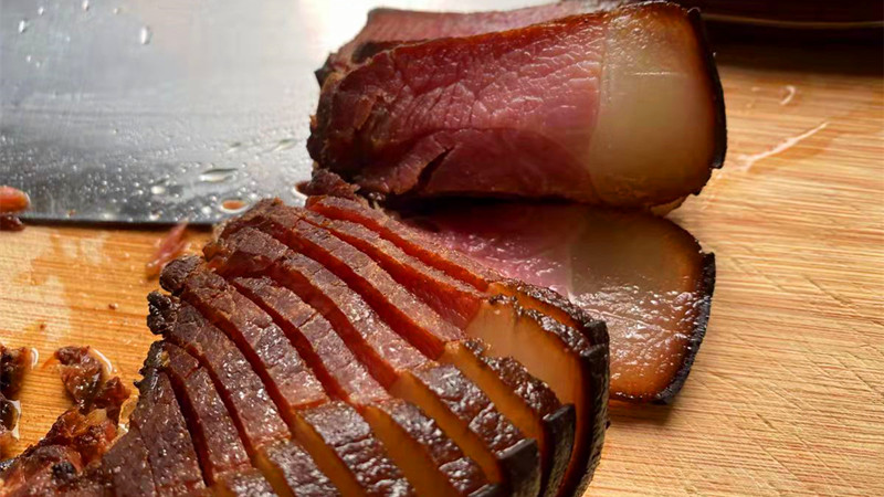 腌腊肉到底要不要洗了再晾晒,腌制咸腊肉晾晒前需要清洗吗