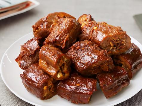 周黑鸭一只鸭的利润,黑鸭作坊成本仅三元