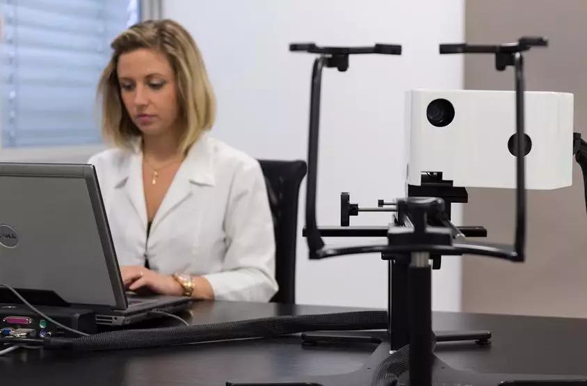 别再用针挑！用米澳拉，脂肪粒自己“掉”下来，效果胜过医美激光