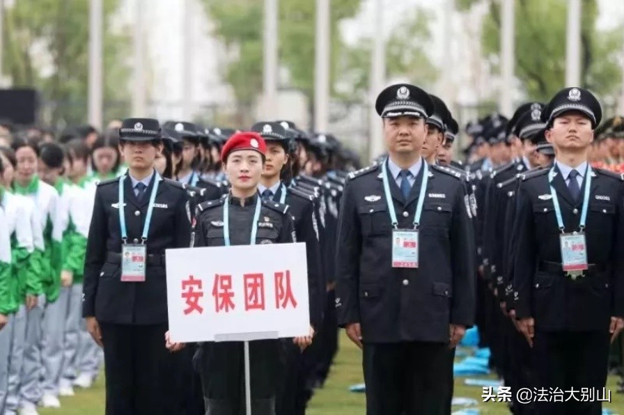 军运村开村，来了“高颜值”安保团，还有萌萌的“它”！