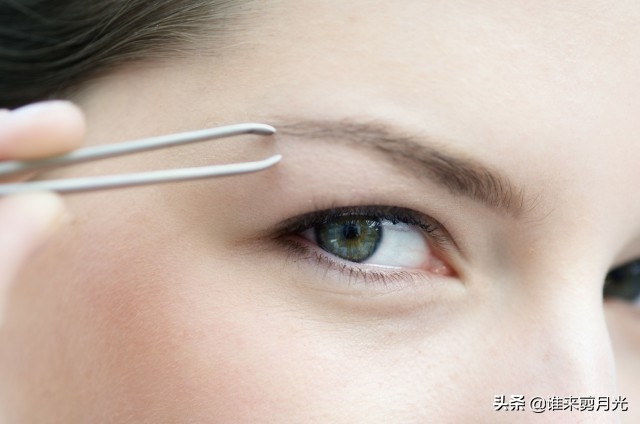 化妆初学者眉毛怎么画,初学者学化妆画眉毛的技巧图解