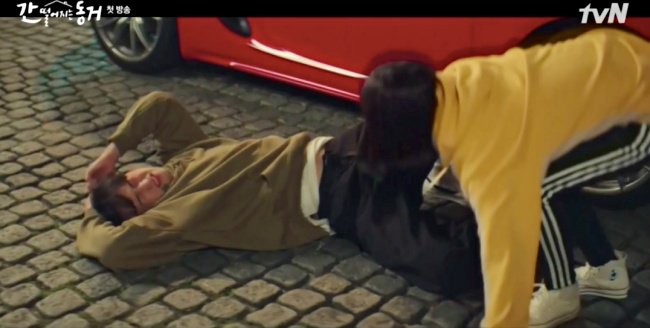 韩剧女明星同款鞋,韩素希同款鞋阿甘鞋