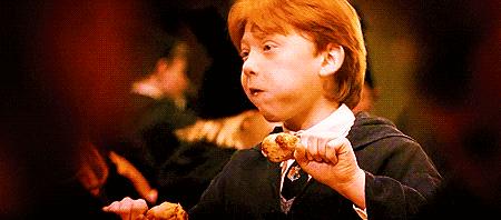 女子和孩子进家门被尾随,女童在小区被陌生男人尾随