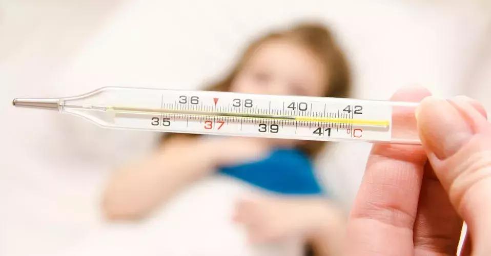 孩子反复发烧适合打针还是吃药,孩子打针吃药反复发烧怎么办