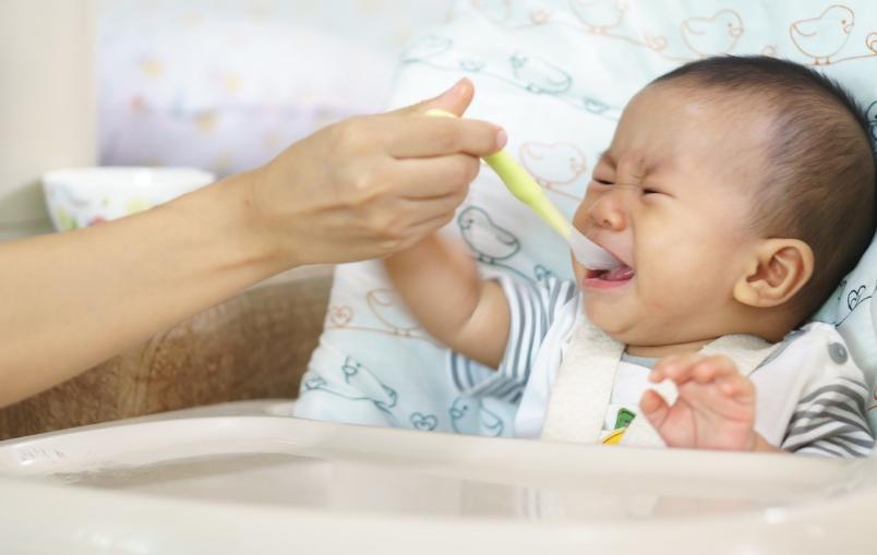 小孩2岁还没断奶，奶却不着急，直言5岁断奶也不迟