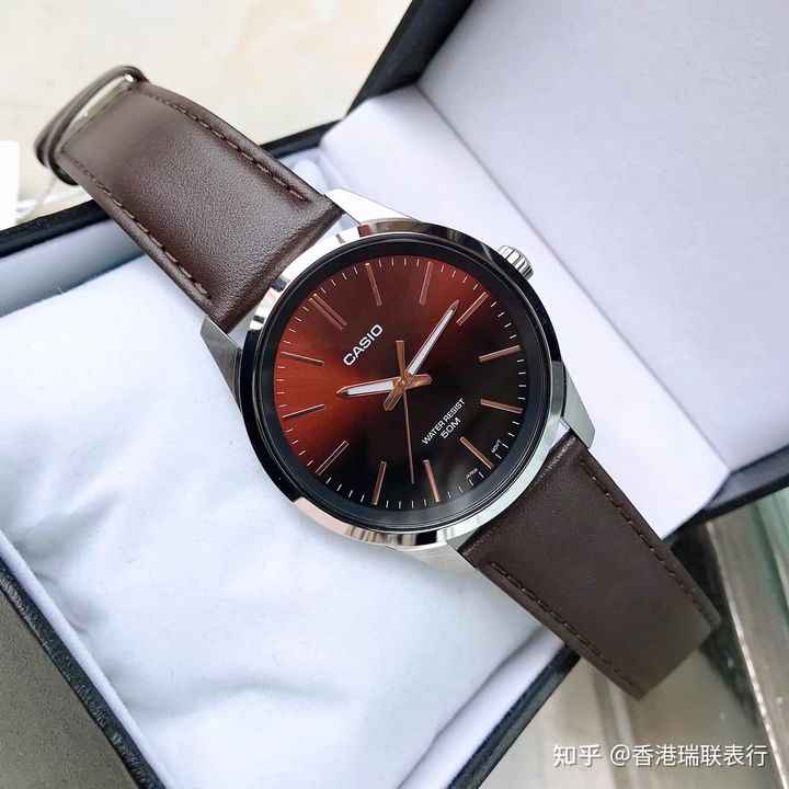 知乎高赞：有哪些值得选购的小众极简表款？