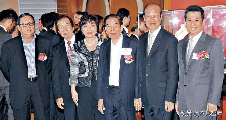 香港著名“壳后”：一年不到亏损超千亿，却仍掷几亿开生日Party