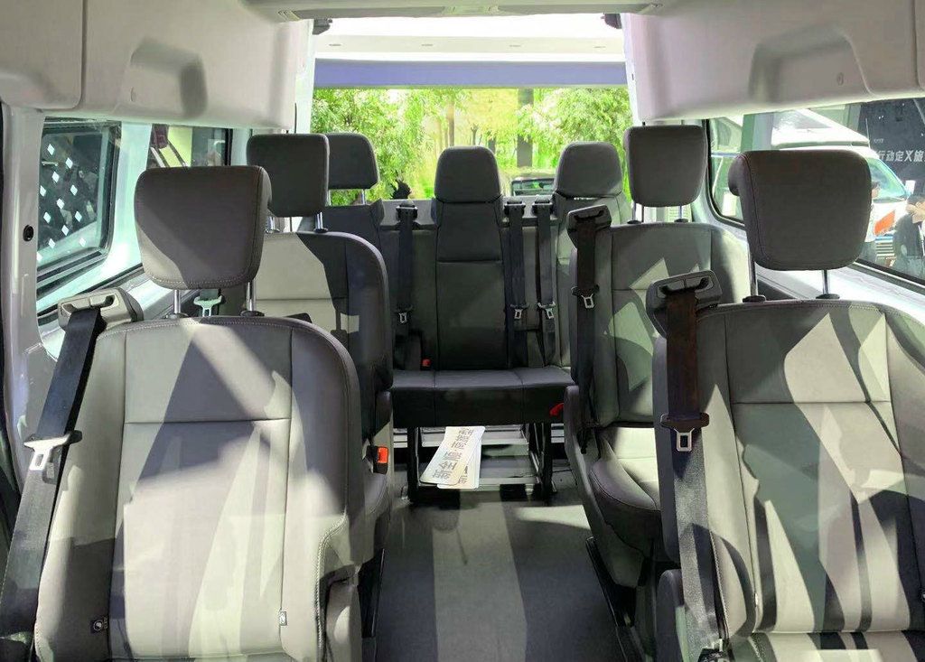 全顺轻客短轴低顶汽油7座商旅版,福特新全顺商旅版短轴低顶有5座