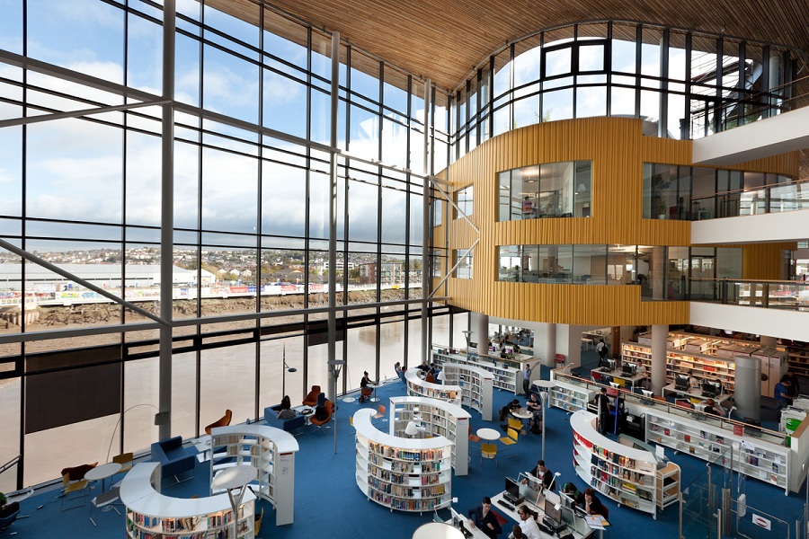 威尔士新港学院是世界大学吗,英国威尔士大学新港艺术学院