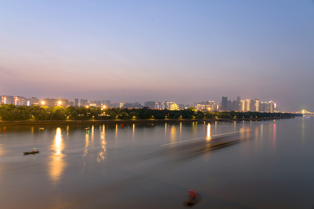 怎样用好35mm1.4光圈的镜头,最好的16-35mm镜头