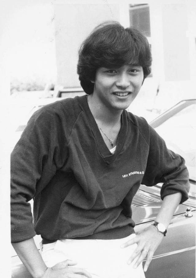 1994红磡摇滚之夜曲目,香港乐坛哪一首歌轰动歌坛