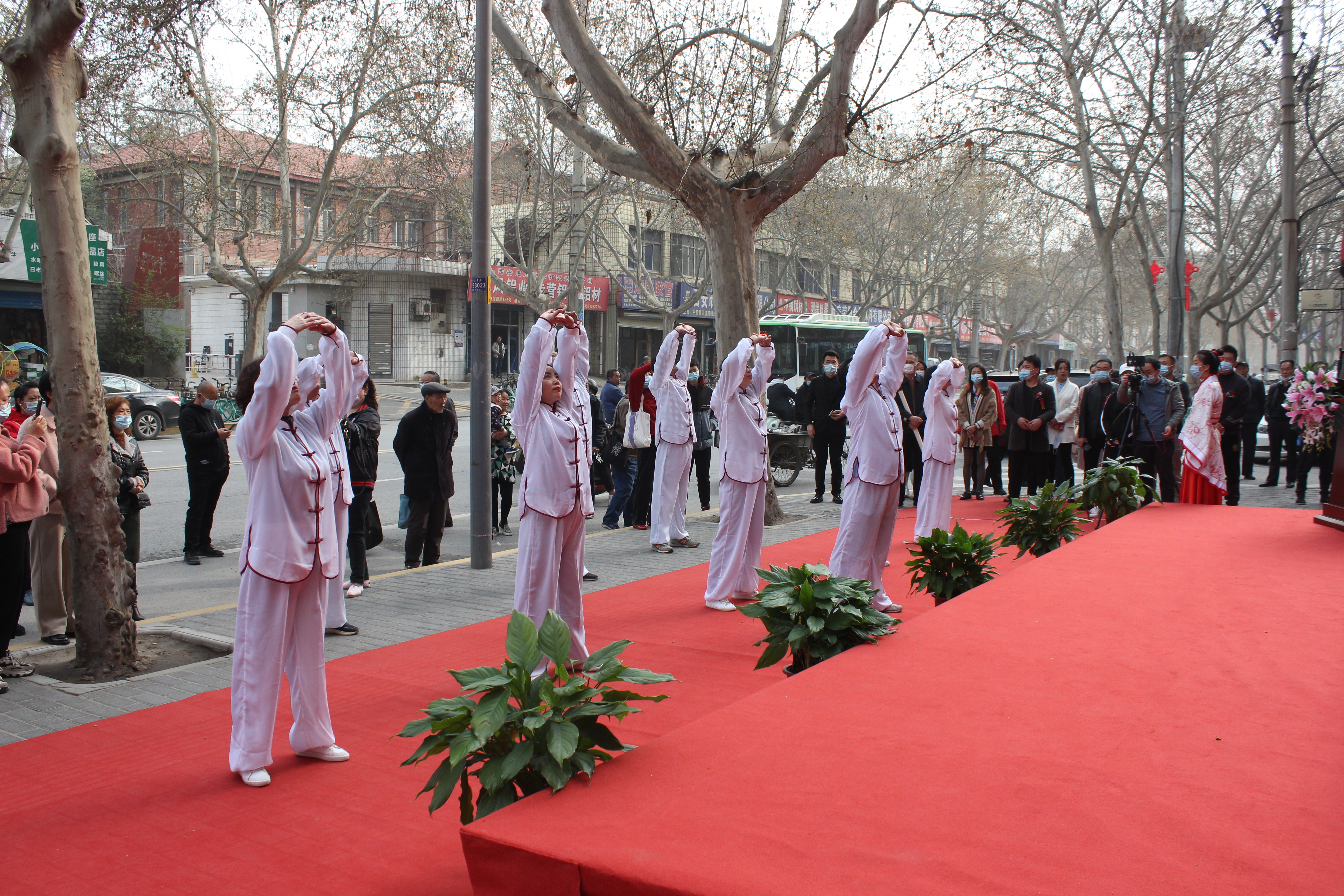 “莲湖区中医药高端人才引进计划”暨黄传贵教授工作室落户西安莲湖天颐堂中医医院启动仪式成功举行