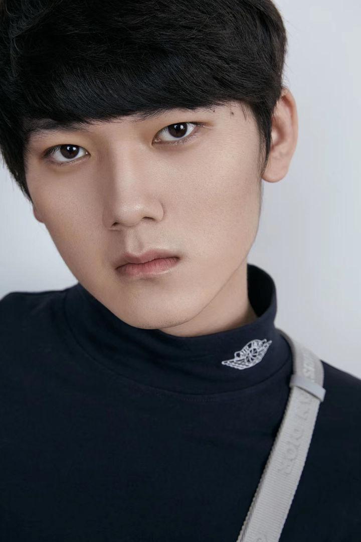 JKL不愧是LPL牌面，代言知名品牌迪奥的定妆照曝出，这颜值就离谱