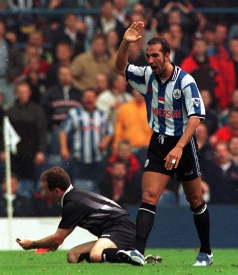 门将受伤倒地迪卡尼奥放弃射门,迪卡尼奥裁判完整视频