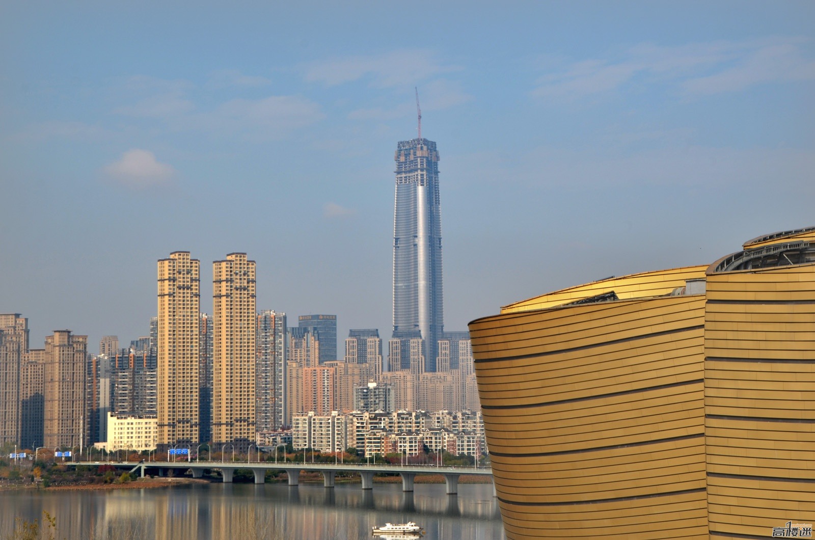 全球摩天建设:中东停歇,中国总量最多,纽约成拥有400m+数量第一城