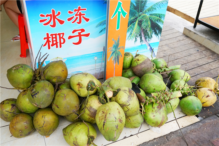 北海旅游，鲜榨果汁6块深海鲍鱼1.2元，东北大哥为何在此居住30年