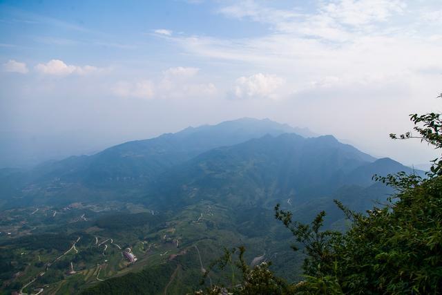 小平故里到华蓥山花海人家要多远,广安华蓥山小平故里