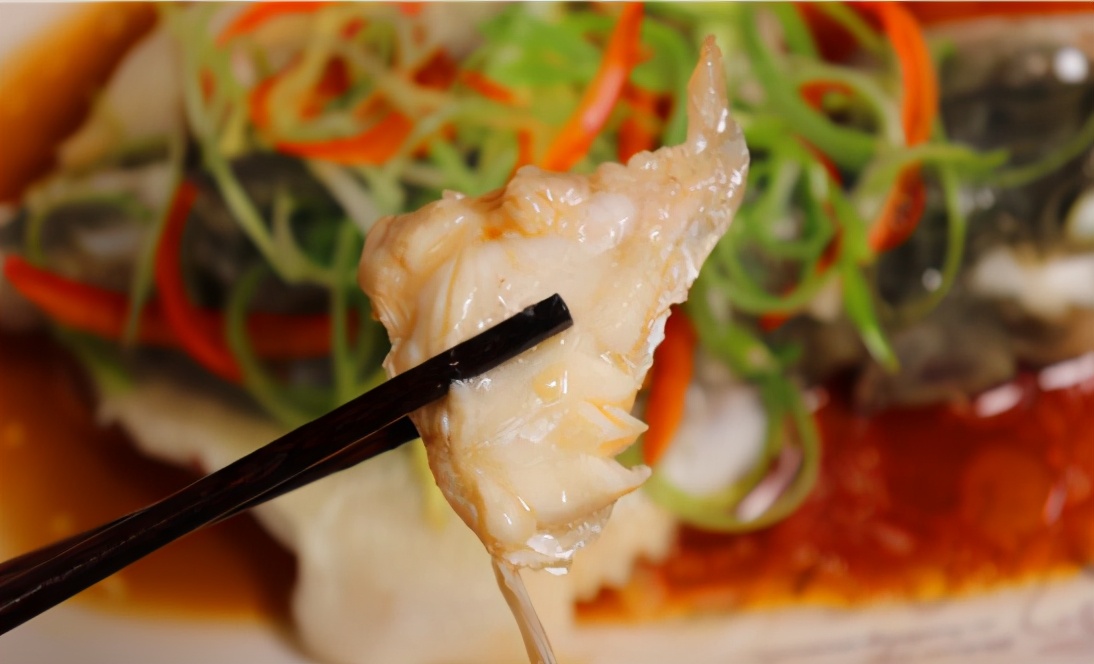 清蒸鱼为什么发甜,清蒸鱼怎么吃才苦