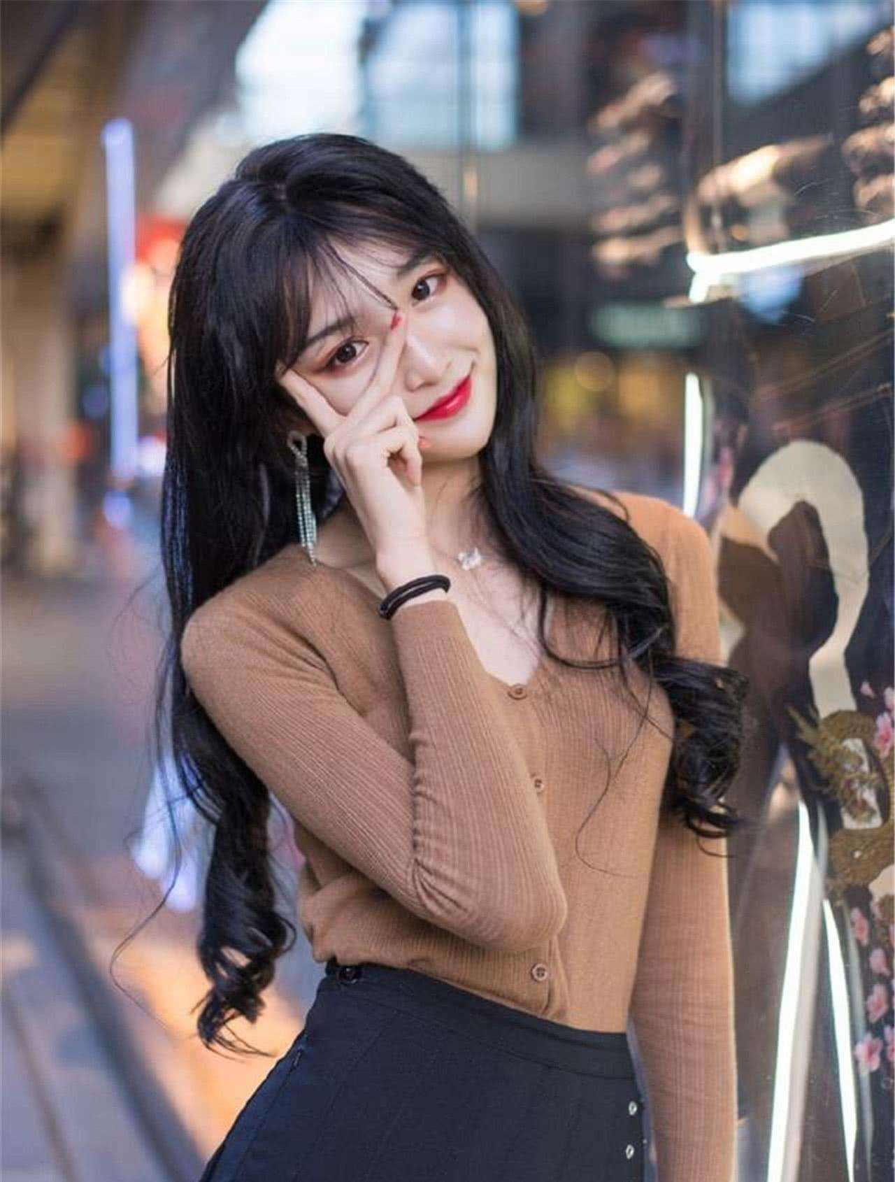 男子内急进女厕,男子进女厕所被骂