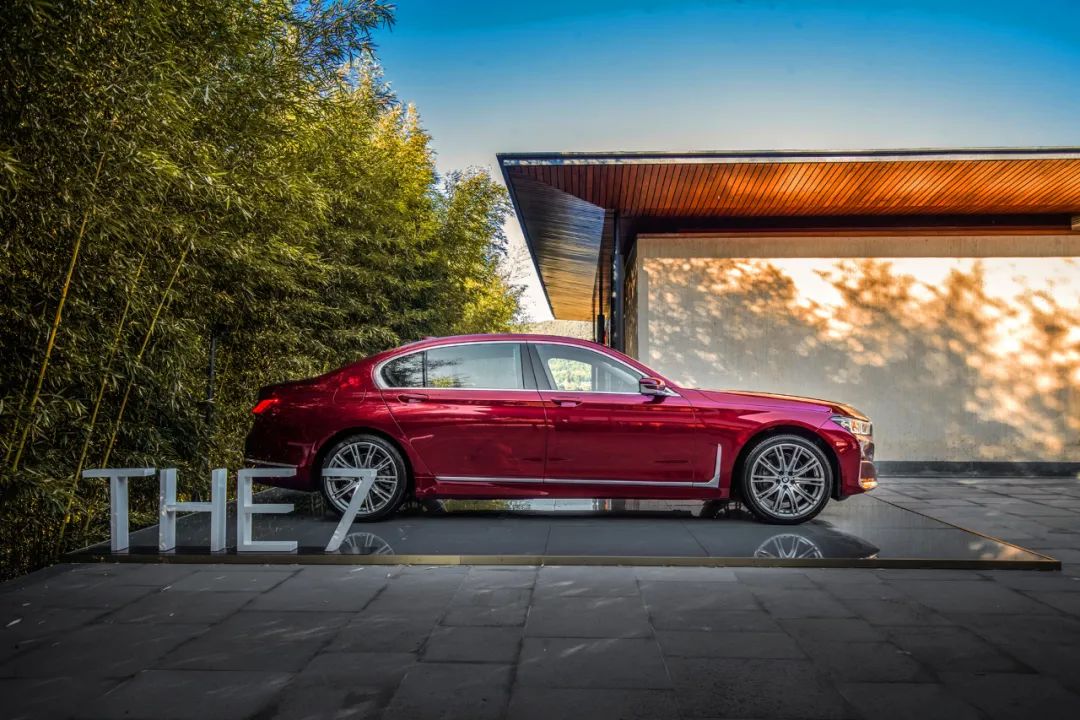 宝马7系和x7内饰哪个好,宝马7系和宝马x7哪个好