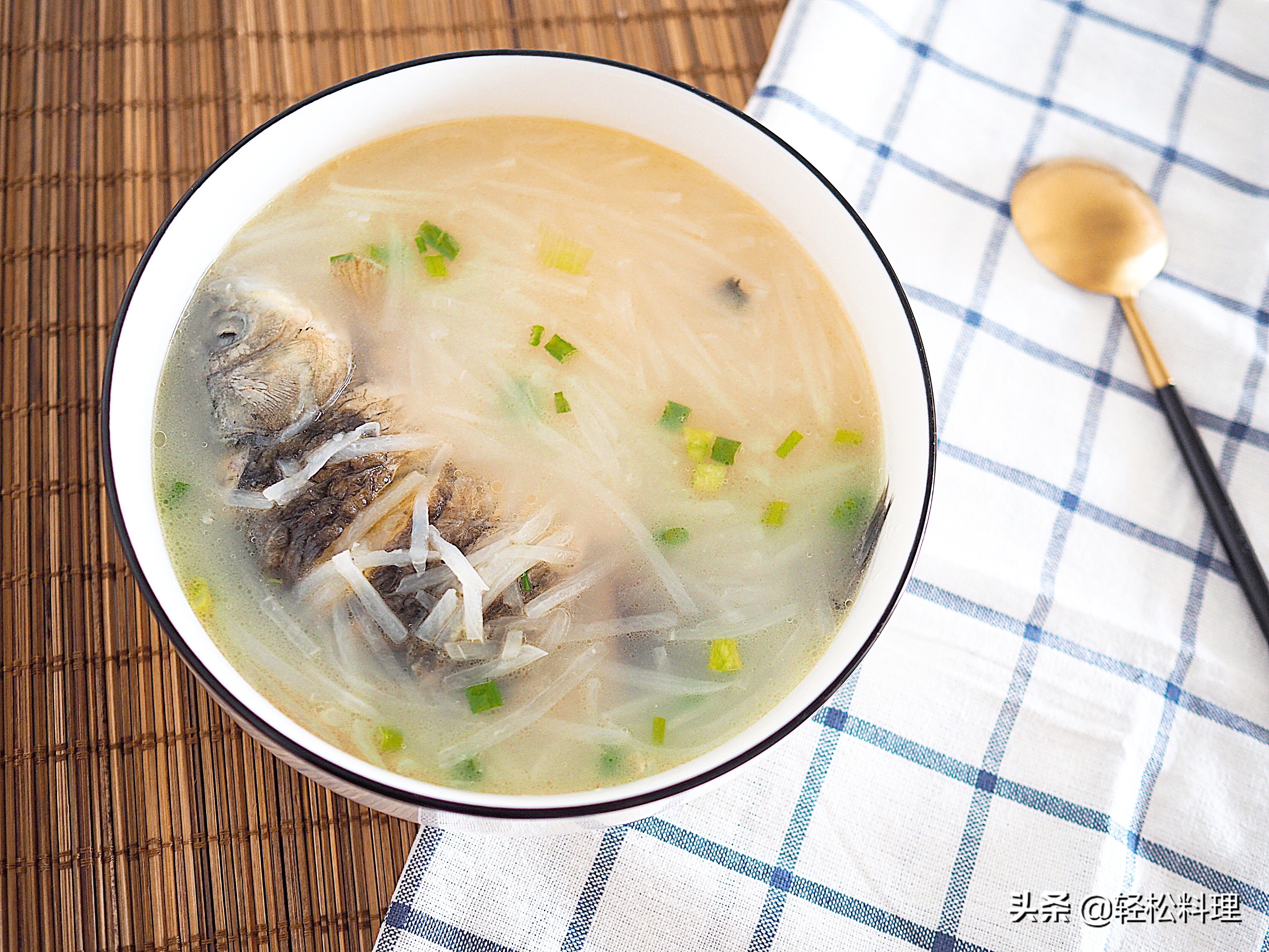 张文宏：鱼汤这样喝才营养！很多人都错了，教你快速熬鱼汤的窍门