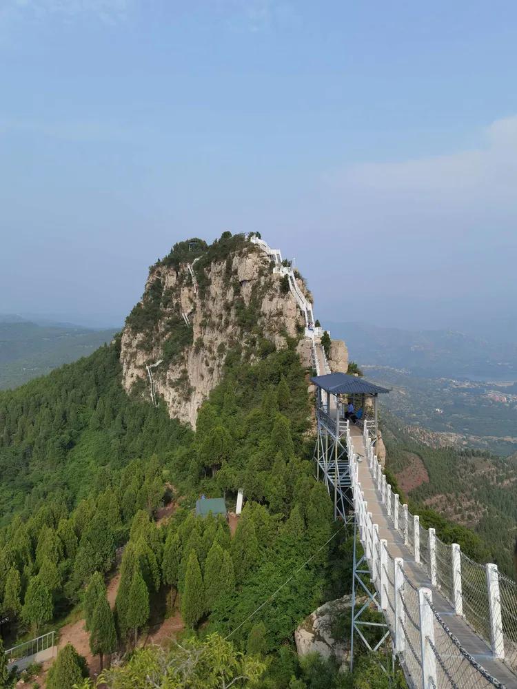 济南灵岩大佛山景区,济南灵岩寺大佛风景区