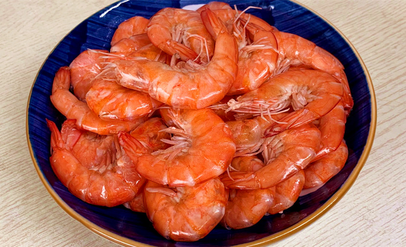 吃虾时，到底虾头能不能吃？70岁老渔民告诉你答案，别再做错了