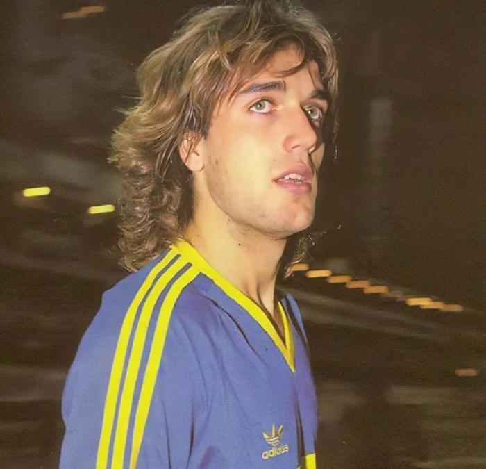 足球岁月记忆完整视频,足球记忆青春