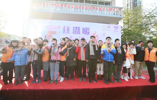 爱心暖城走进武汉志愿者,守望相助慰问一线防疫志愿者活动