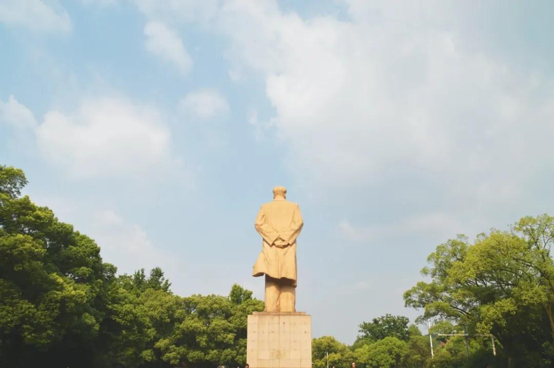 从房地产转型其他行业的公司,从房地产到制造业