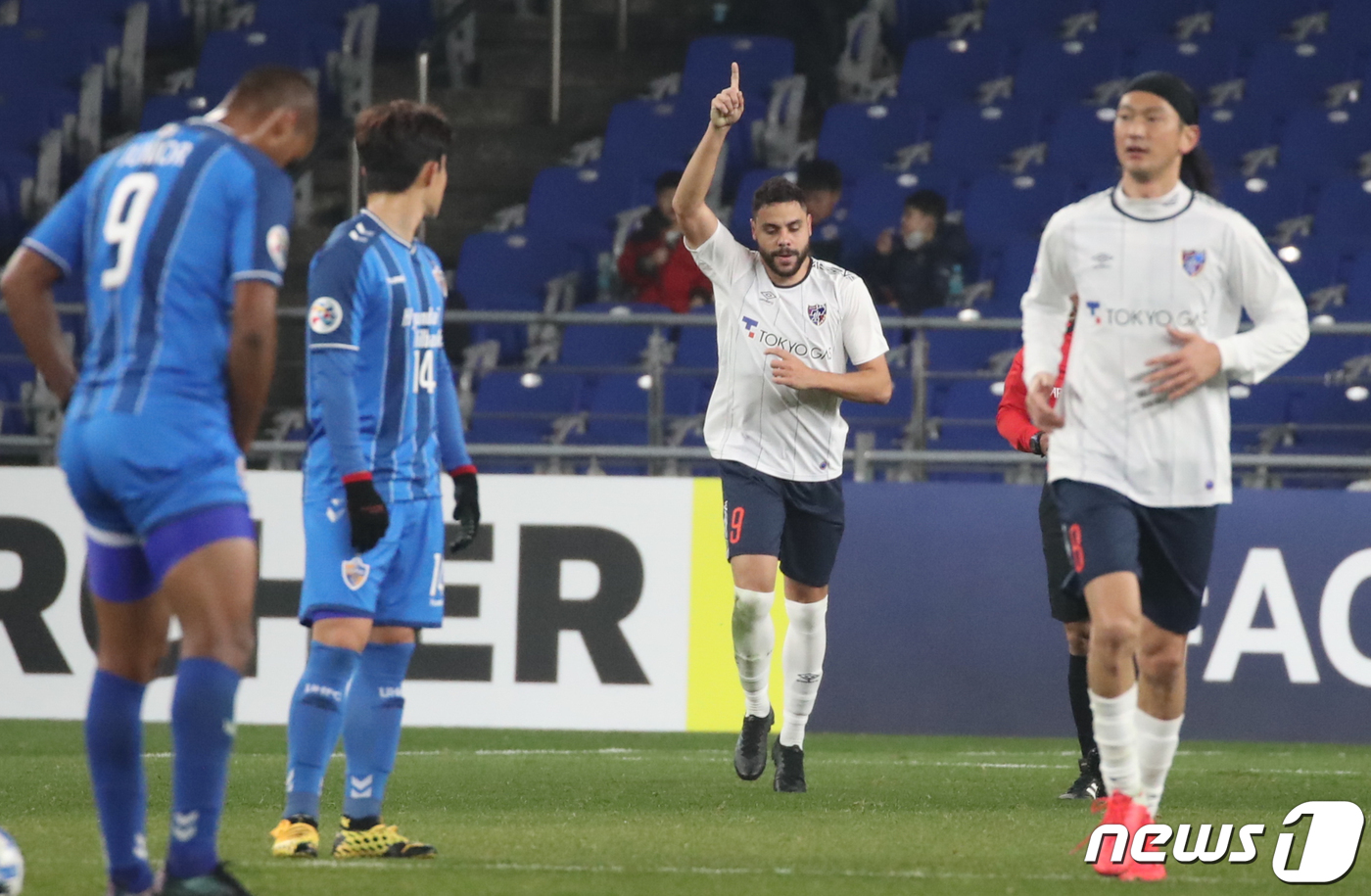 亚冠东亚赛程东京对蔚山现代,亚冠半决赛蔚山现代vs神户