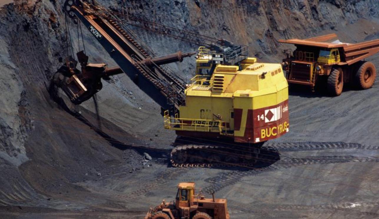 美国天价关税！1.2万亿基建计划望“钢”兴叹，中国却游刃有余