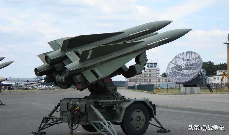 米格25有多牛？以色列曾对它束手无策，伊朗花大钱买F14对抗