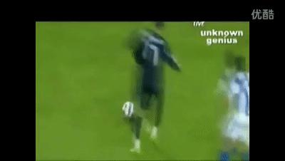 球王也假摔？盘点C罗假摔