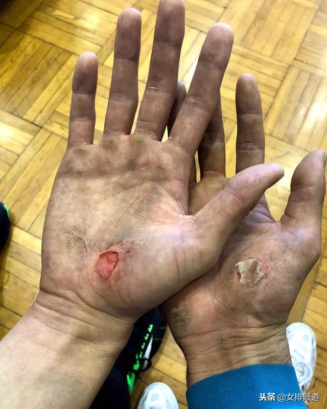 八一男排教练罚队员,男排输球后崩溃大哭