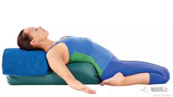 o型腿适合的瑜伽体式,o型腿练瑜伽有用吗