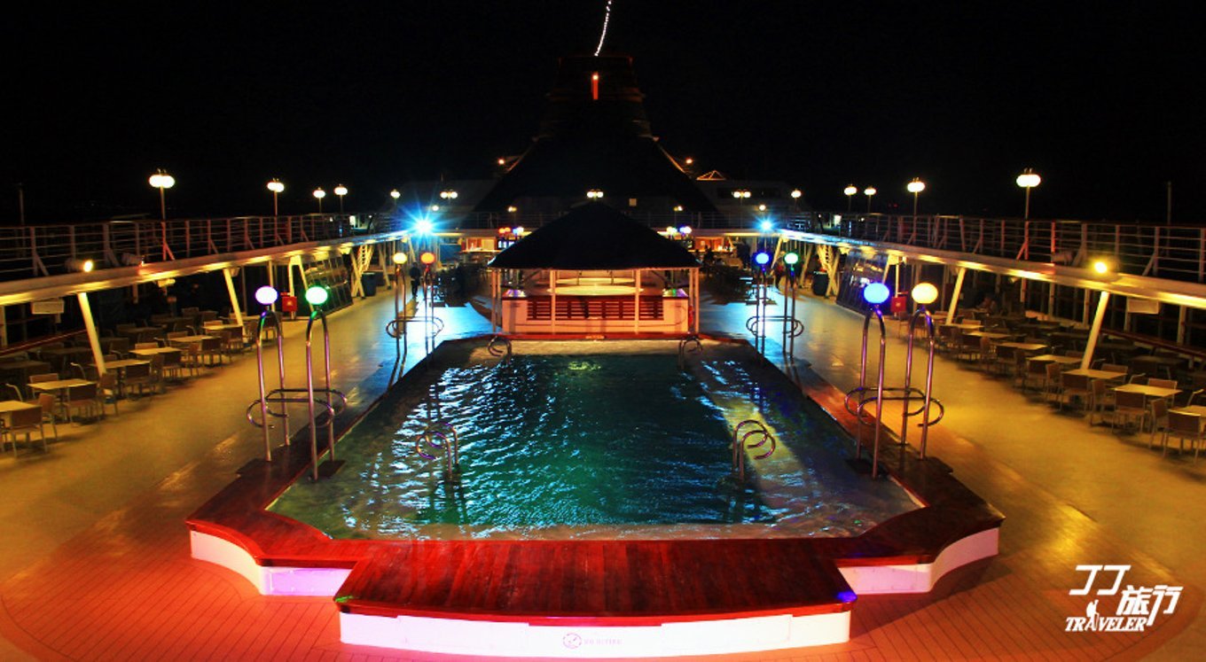 波澜不惊可以形容水面吗,描述海上邮轮的感觉