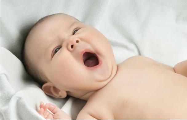 抱着就睡放下就醒怎么办,宝宝落地醒非要抱着睡怎么办