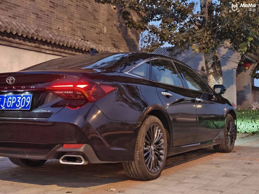 2021款2.5汽油版丰田亚洲龙实测,新款丰田亚洲龙2.0l豪华版试驾