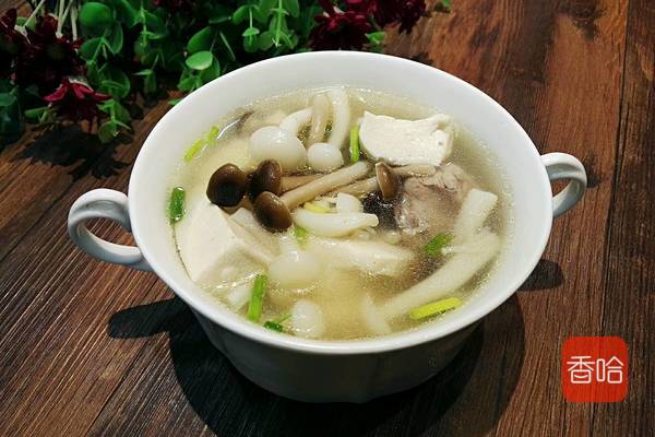 它是女性最佳“暖宫菜”，缓解宫寒，远离姨妈痛睡得香