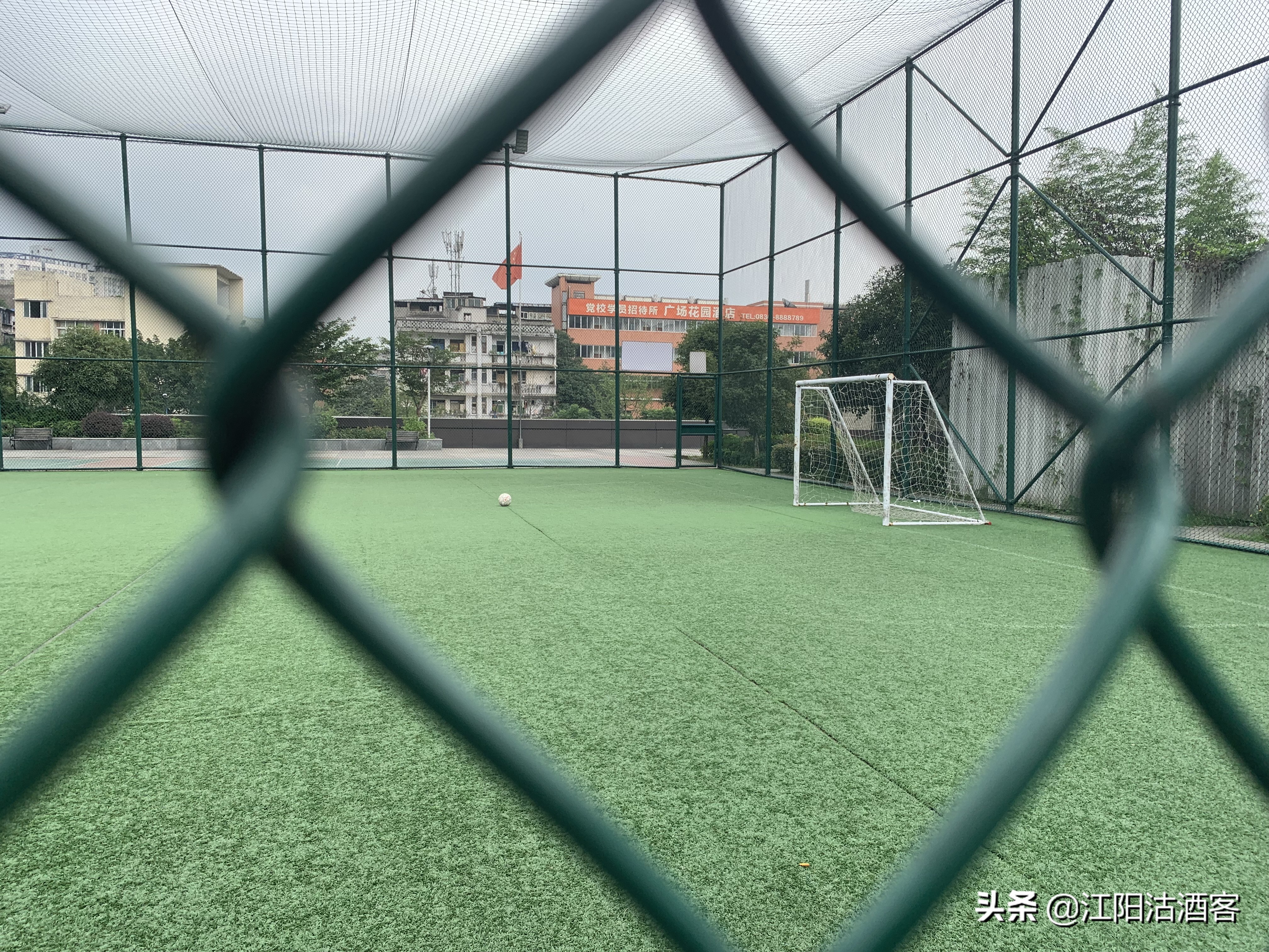 怀念1986年篮球场,回忆小时候的灯光球场