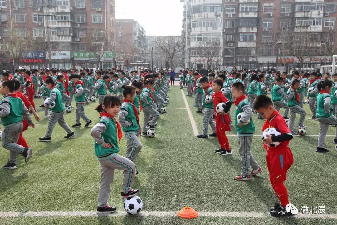 青少年足球成长比赛活动,阳光少年展风采校园足球